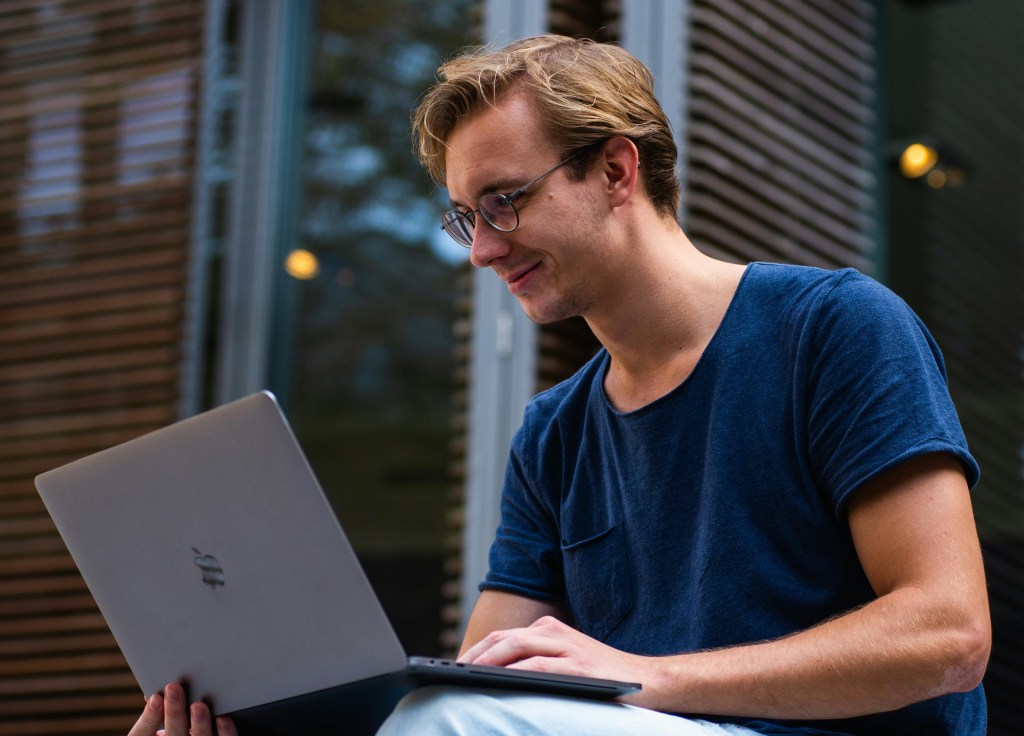 Is Hybrid Publishing A Good&nbsp;Option?